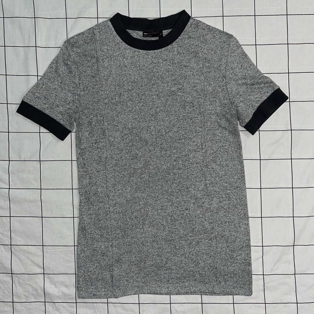 ASOS Fitted Jersey Knit T-Shirt. Gray. Size Small.